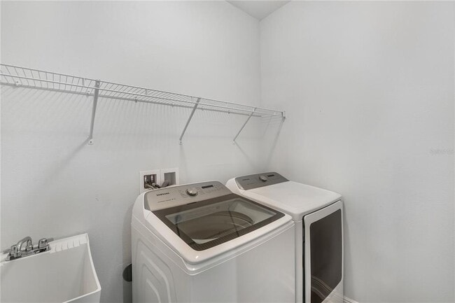 Building Photo - 7026 N Dakota Ave