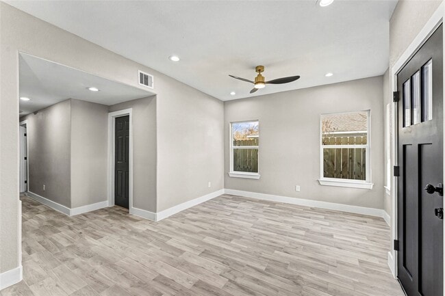 Building Photo - 8221 Flaxman St