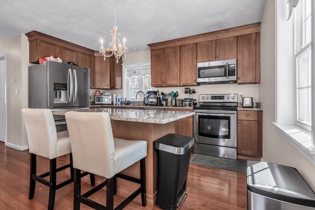 Building Photo - 6 Gedney Dr