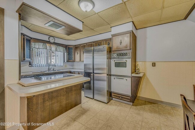 Building Photo - 1425 Church Ave