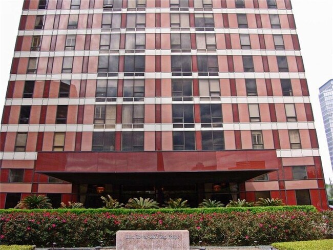 Building Photo - 5110 San Felipe St