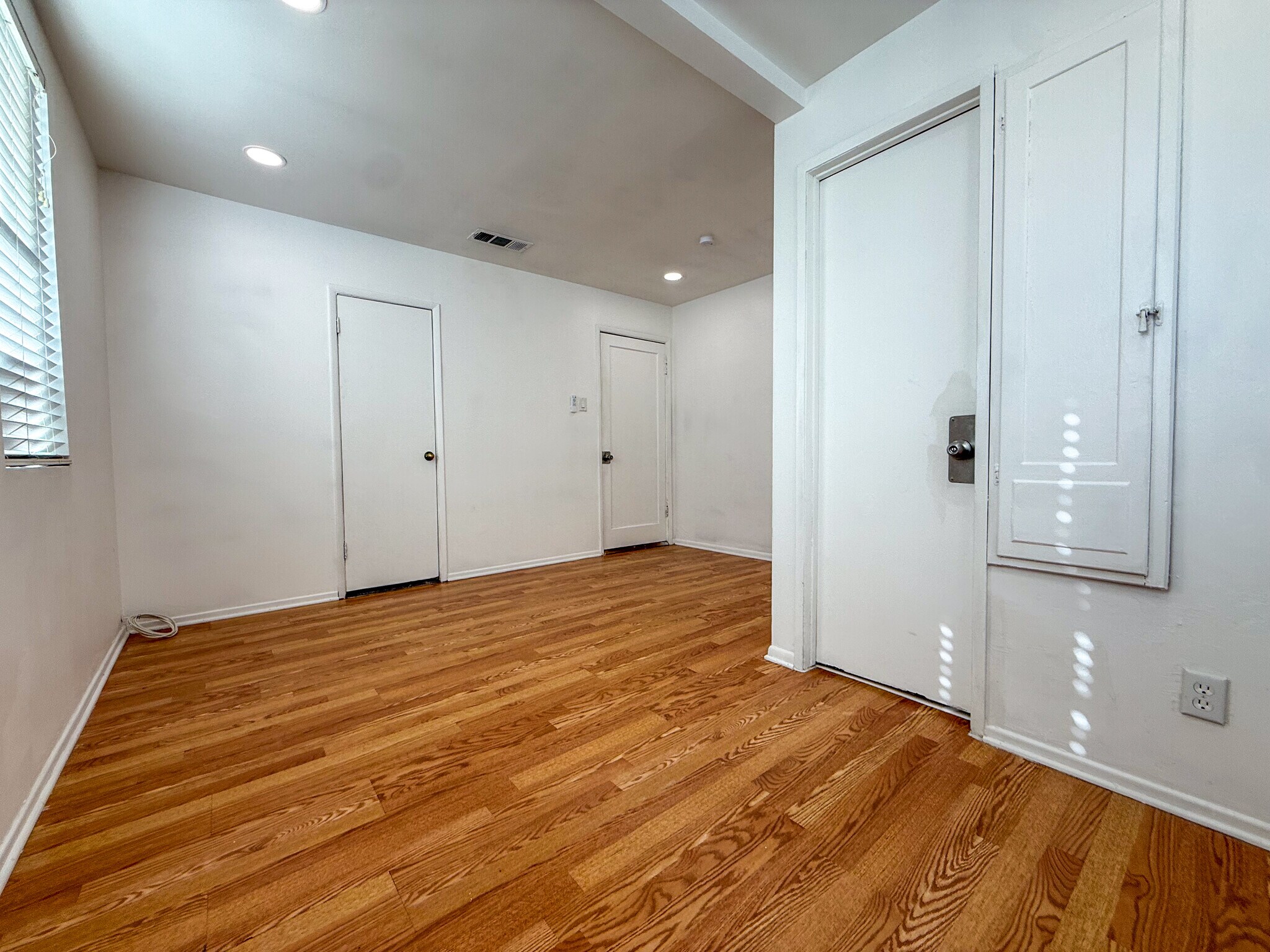 Building Photo - 6054 Colfax Ave