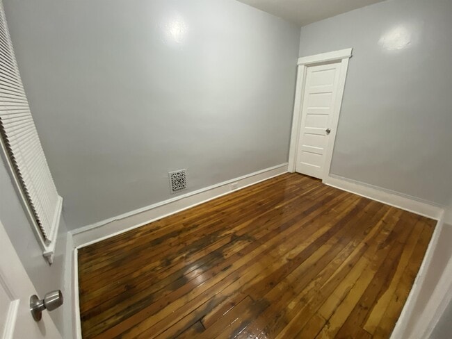 Building Photo - 1333 Princess Ave
