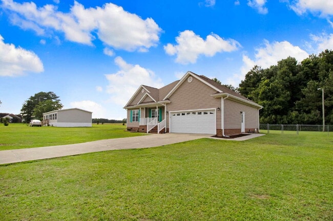 Building Photo - ADORABLE 3 BR | 2 BA Home in Goldsboro *Lawn Care Included!*