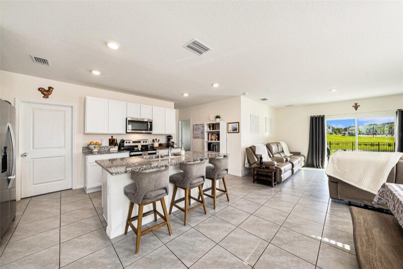 Building Photo - 3528 Maple Grv Wy