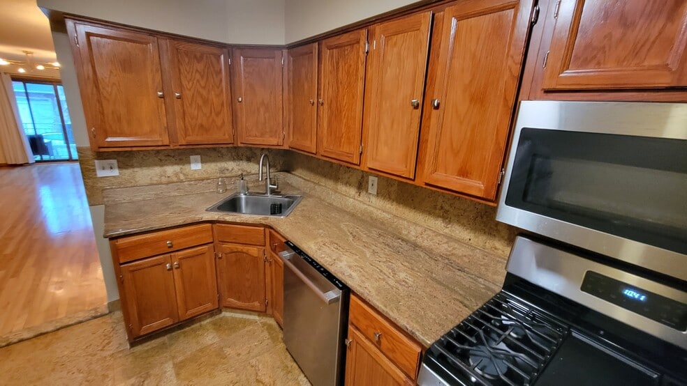 Building Photo - 213 69th St