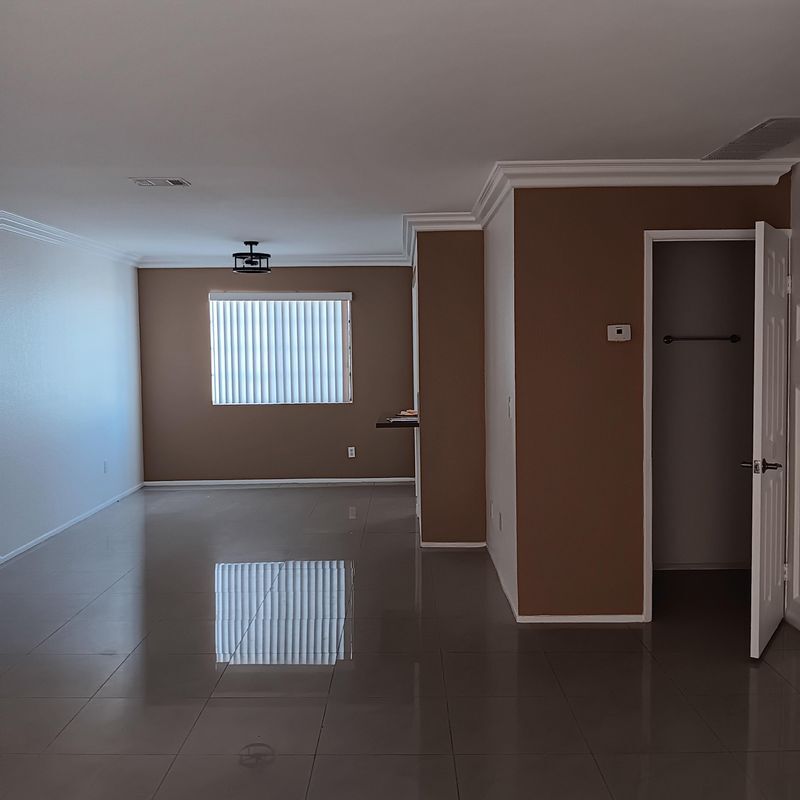 Building Photo - 1419 W 179th St