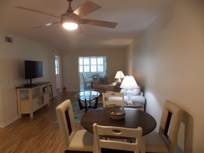 Building Photo - 219 E Hartford St