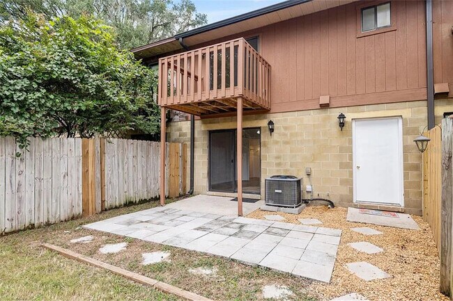 Building Photo - 4724 SW 67th Terrace