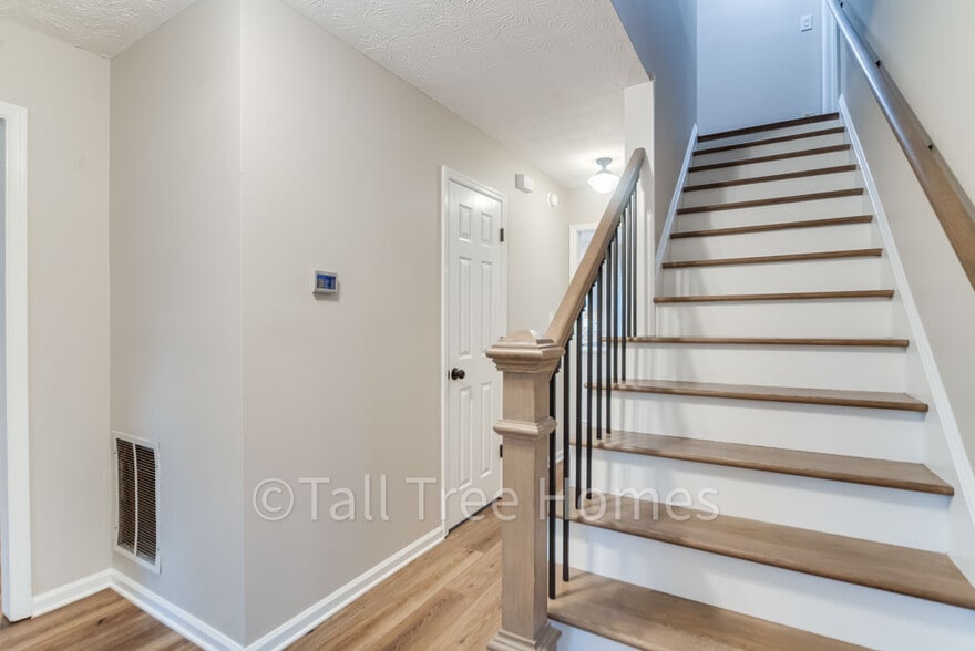 Building Photo - 410 Murry Park