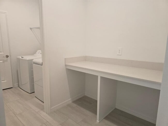 Building Photo - 9325 Scouter Bee Pl