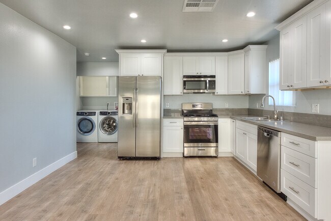 Building Photo - 4286 S Hobart Blvd