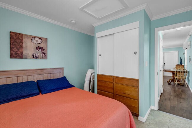 Building Photo - 171 Paradise Ave