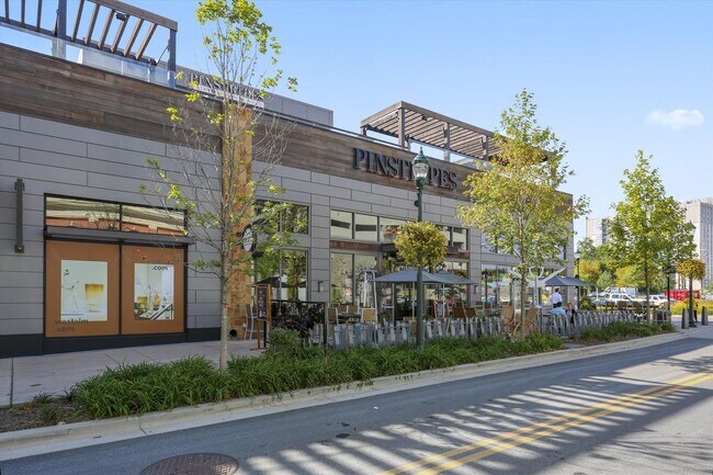 Building Photo - 11309 Commonwealth Dr