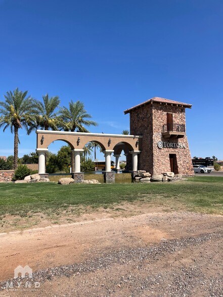 Building Photo - 36590 W San Clemente St