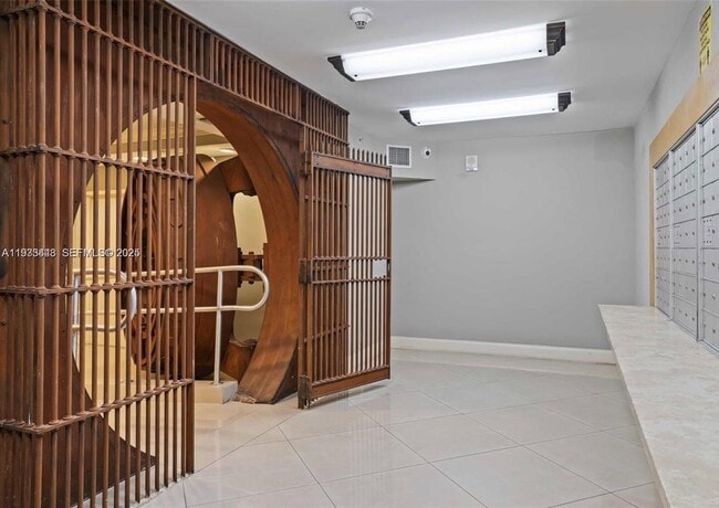 Building Photo - 111 E Flagler St