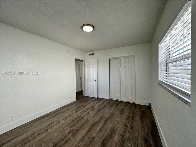 Building Photo - 3616 NE 11th Ave