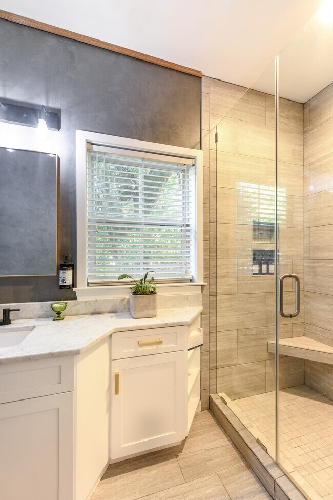 Building Photo - 886 Sedge Ct