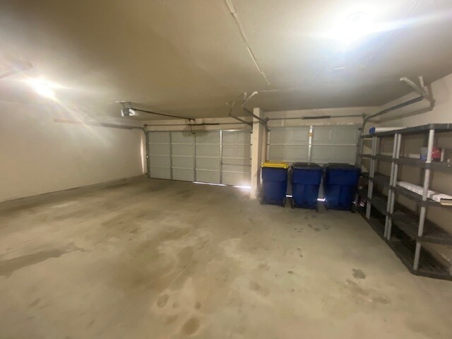 Building Photo - 14445 Timberdale Dr
