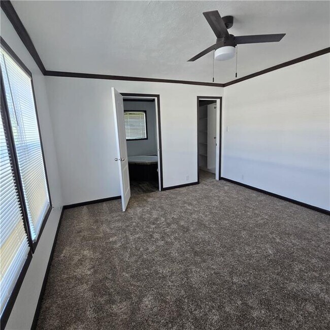 Building Photo - 51 E Cardinal Ln