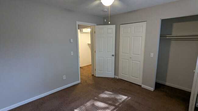 Building Photo - MN Cedar Village (833)