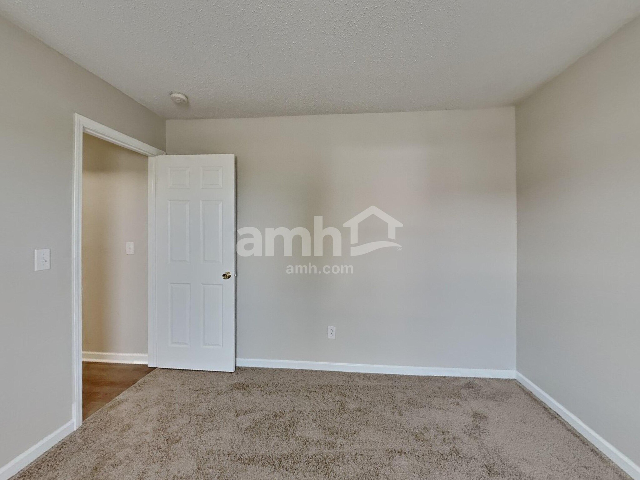 Building Photo - 674 Springtree Lane