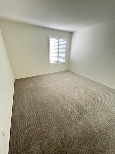 Building Photo - 1161 Packers Cir