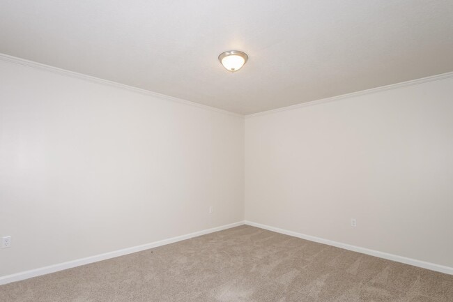 Building Photo - 207 E Pecan Valley St