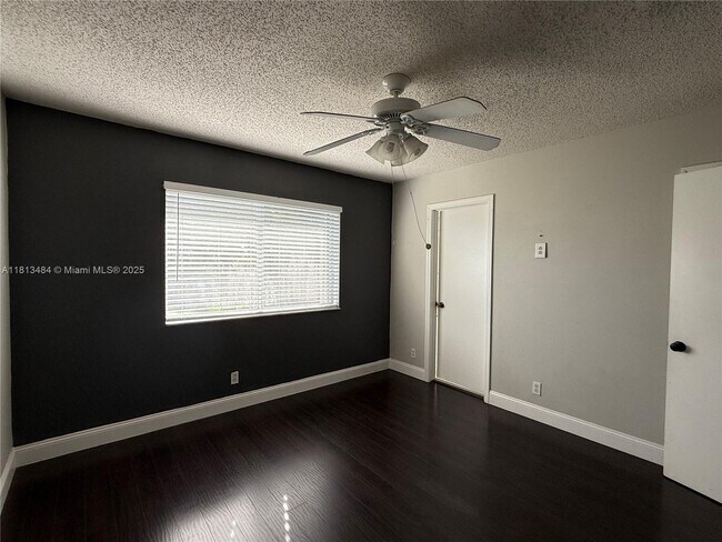 Building Photo - 17432 SW 140th Ct