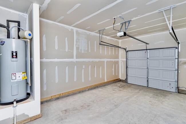 Building Photo - 412 Yellow Fox Rd