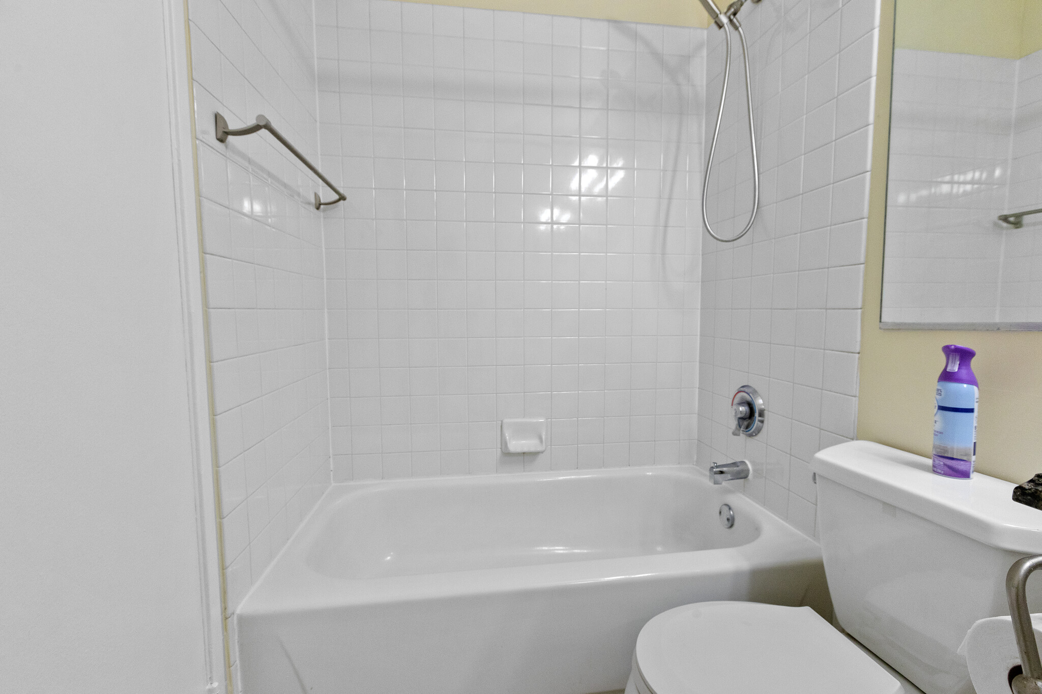 Building Photo - 3660 N Lake Shore Dr