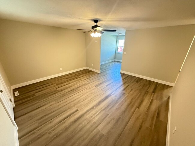 Building Photo - 4 bed 2 Bath Ozark, MO
