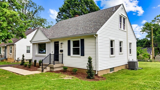 Building Photo - 3908 Plymouth Rd