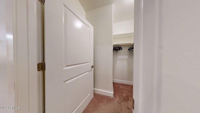 Building Photo - 945 E Playa Del Norte Dr