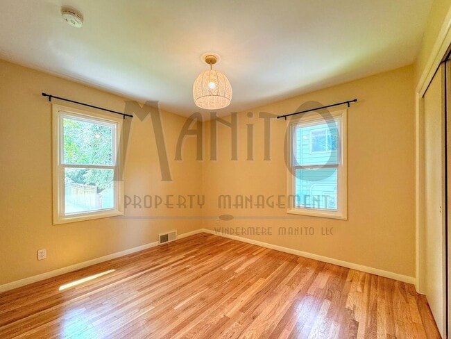 Building Photo - Tranquil Home Steps from Manito Park