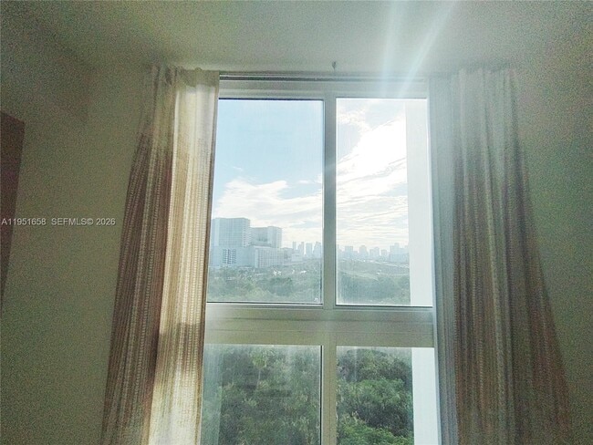 Building Photo - 1871 NW S River Dr