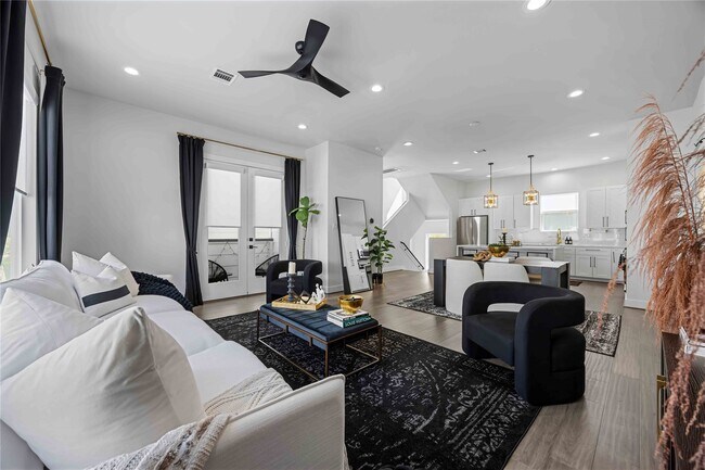 Building Photo - 3018 Markle Dr