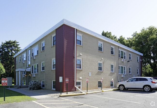 Front Exterior - County Road B Apartments