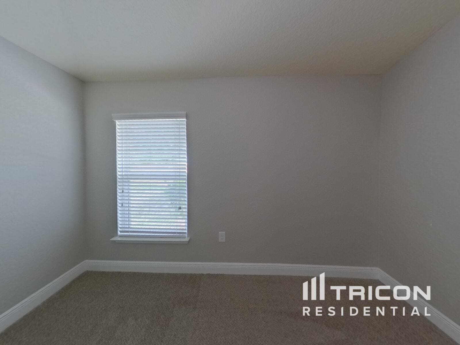 Building Photo - 14511 Dunrobin Dr