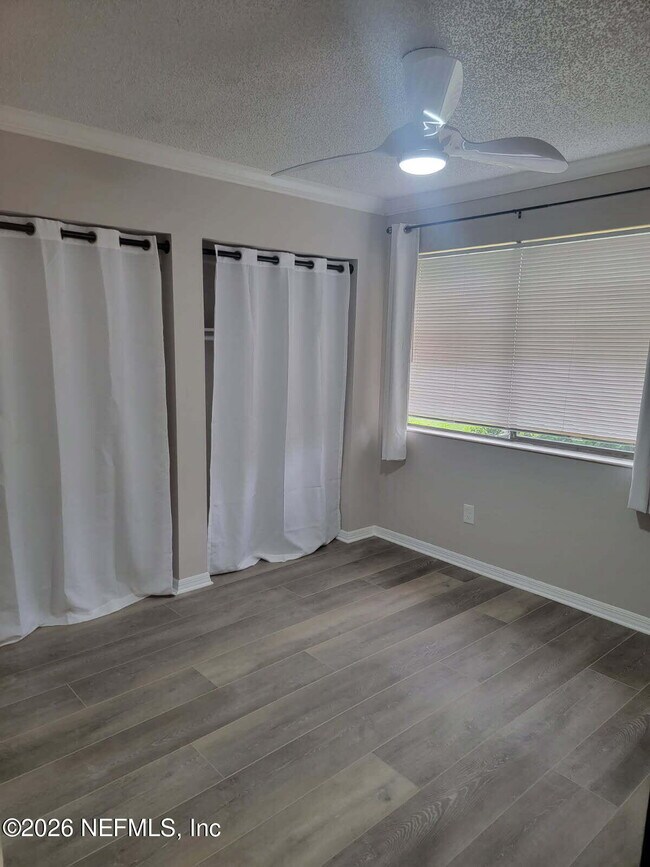Building Photo - 2074 Sea Hawk Dr E