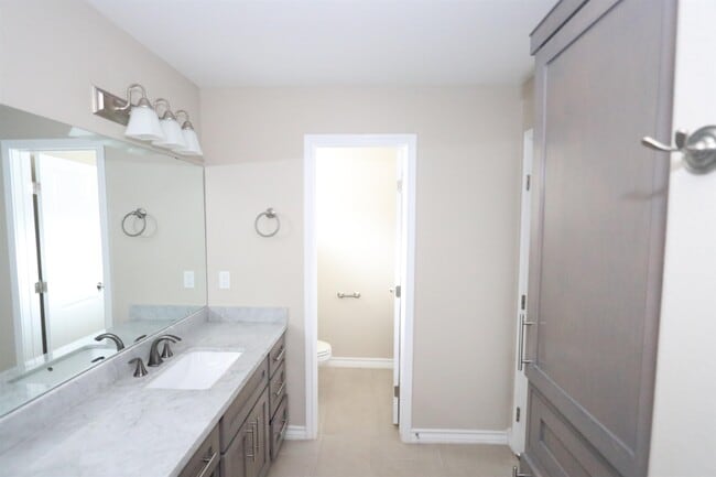 Building Photo - 7964 Elka Lp