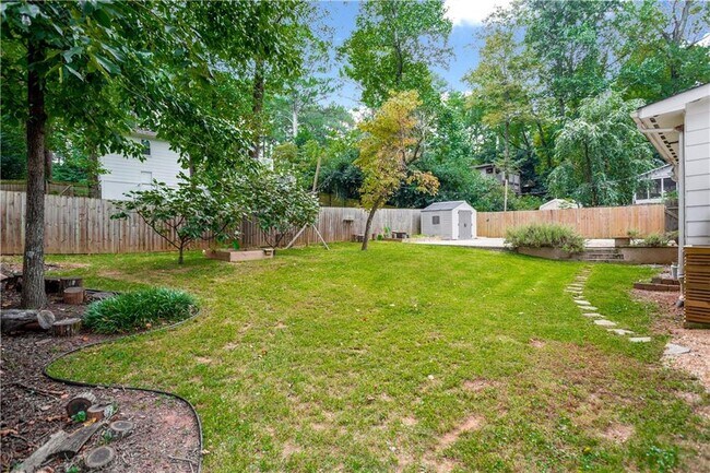Building Photo - 4089 Longview Dr