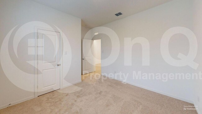 Building Photo - 1420 Rousseau Dr