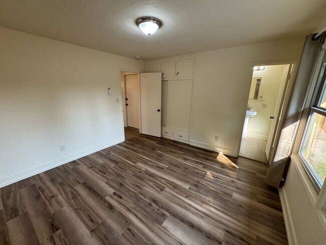 Building Photo - Beautifully Renovated 3 Bedroom ~ 2 Bathro...