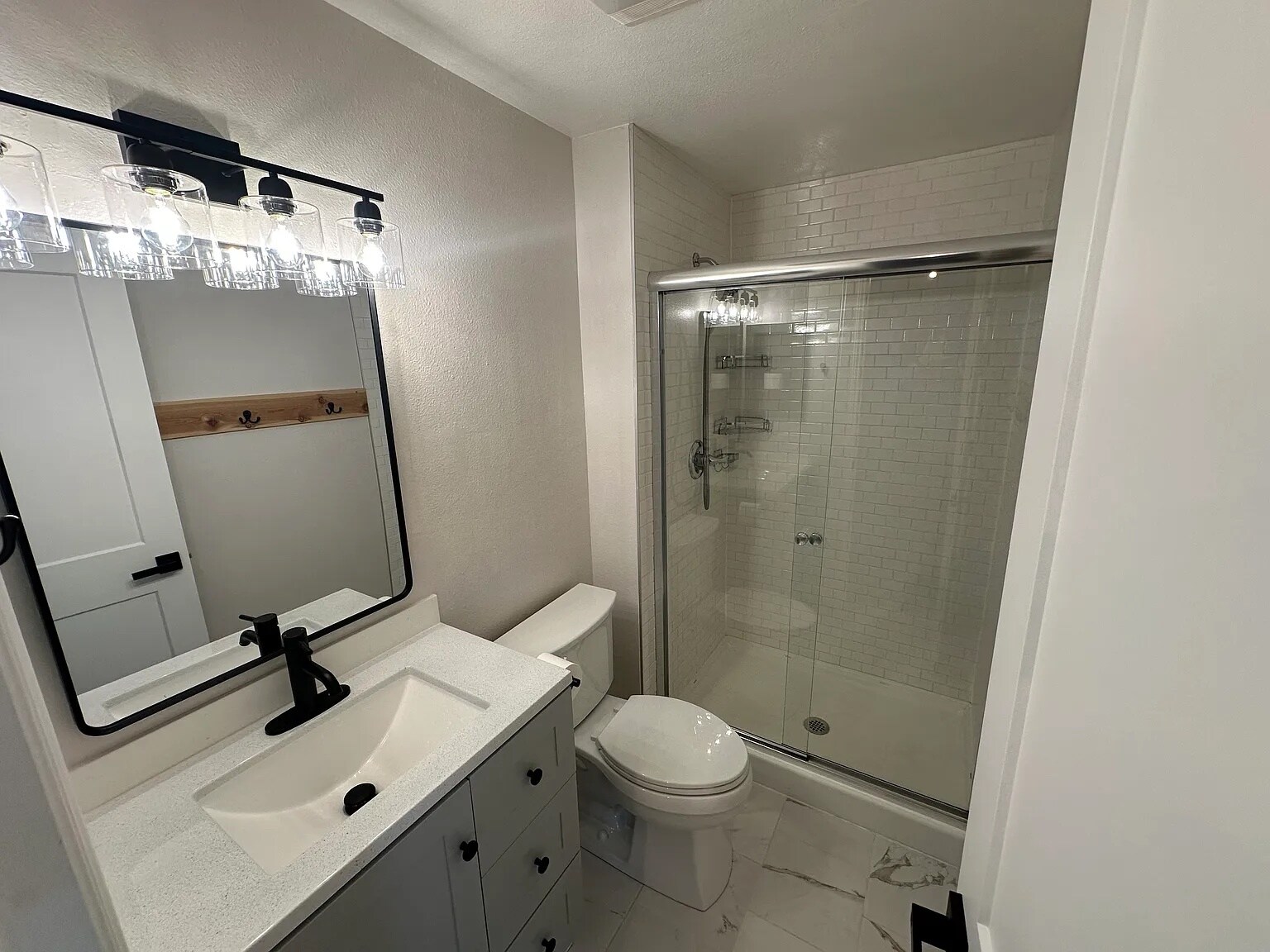 Master bath - 8504 SW Mohawk St