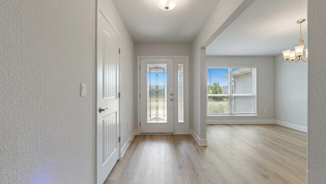 Building Photo - 6227 Pineapple DR