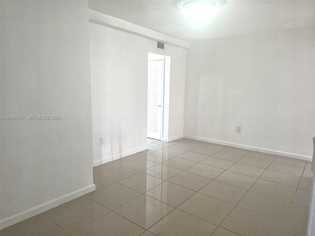 Building Photo - 84 NW 75th Ave