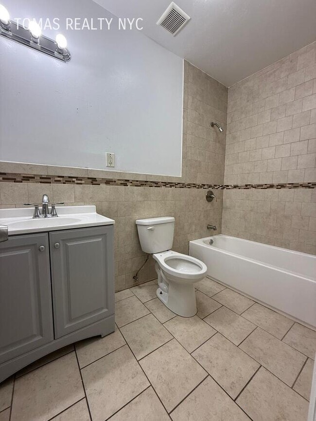 Building Photo - 2106 Arthur Ave