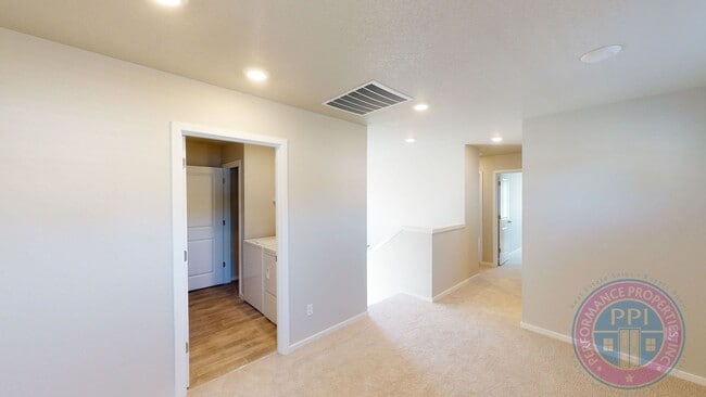 Building Photo - New Construction, Stylish Floorplan & Amen...