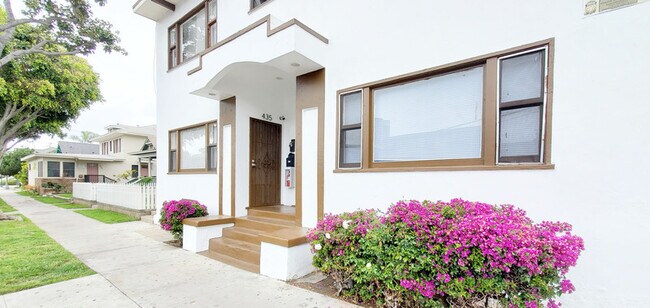 Building Photo - 433 W 4th St